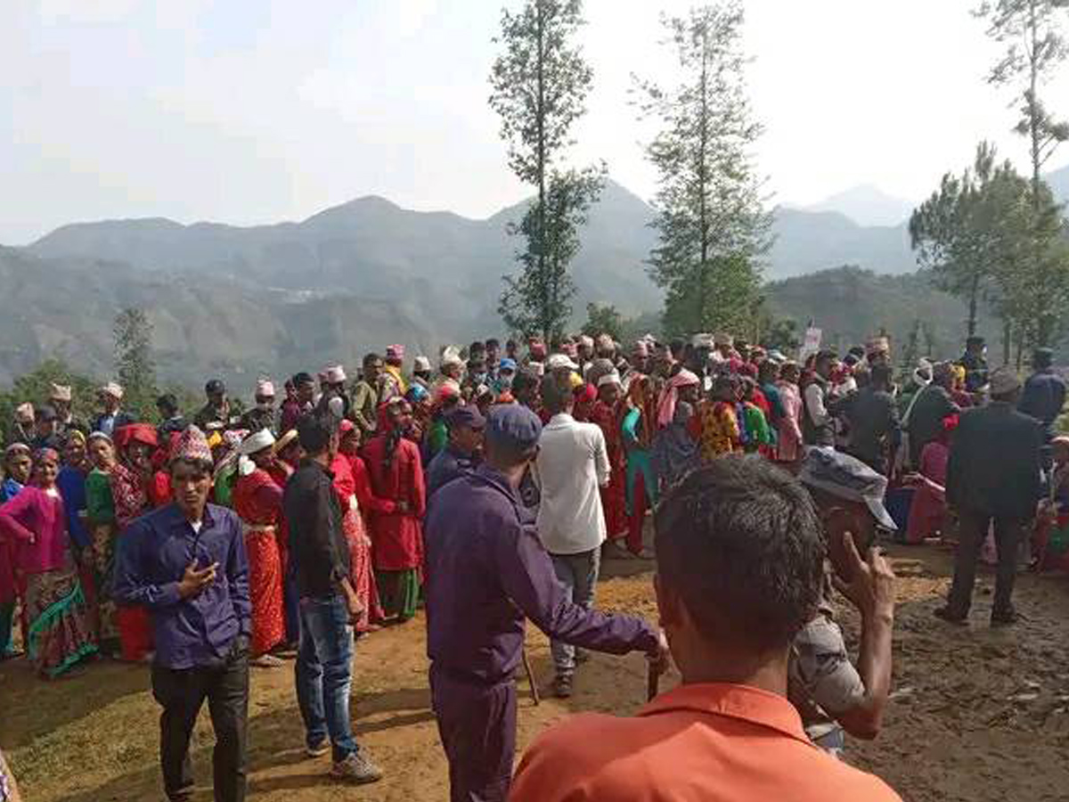 बैतडीको महेश्वरी मावि केन्द्रमा मतदान स्थगित 